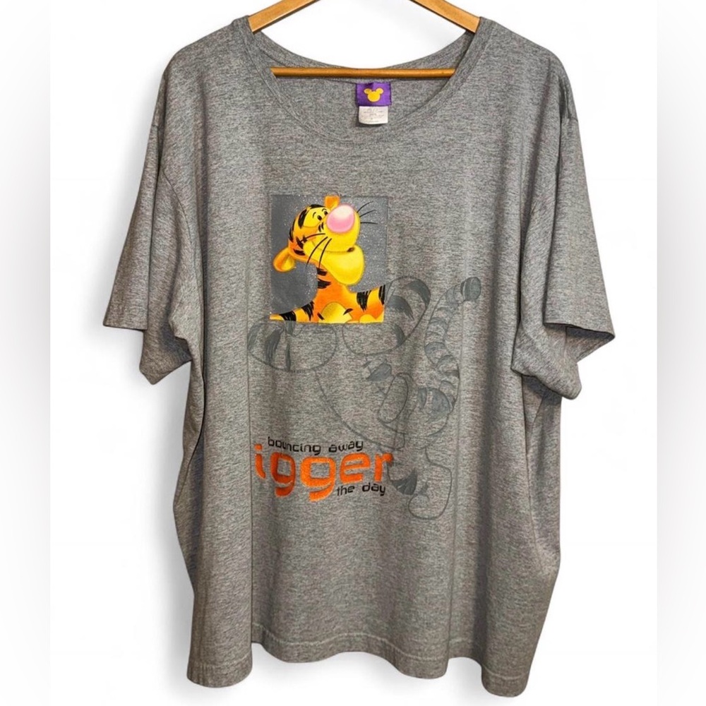 Gray Tigger Graphic T-Shirt